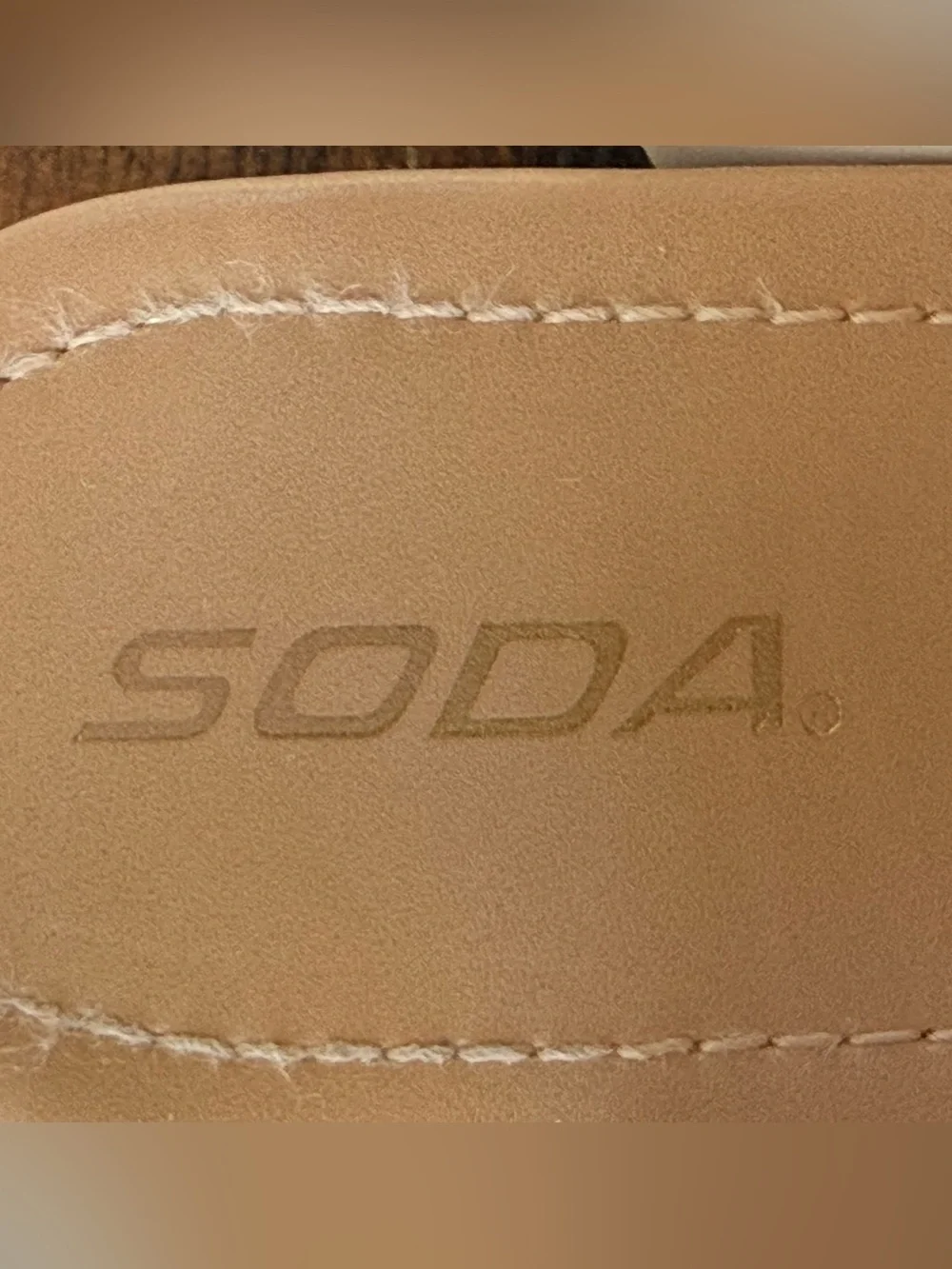 Soda Women’s White Flatform Sandals, size 9